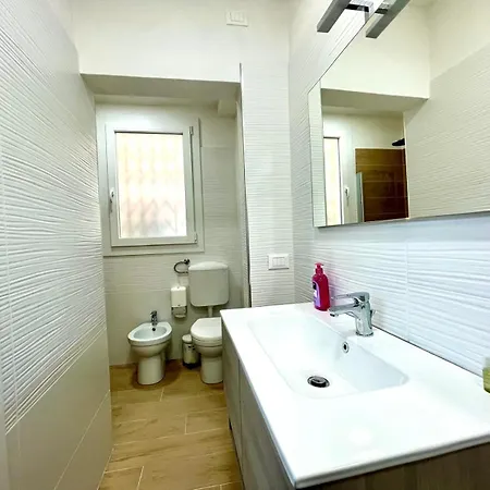 Апартаменты 50 Tourist House - Pratello - Self Check-in Болонья