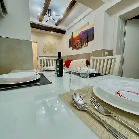 דירה 50 Tourist House - Pratello - Self Check-in *