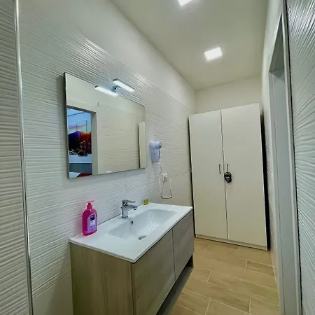 50 Tourist House - Pratello - Self Check-in בולוניה