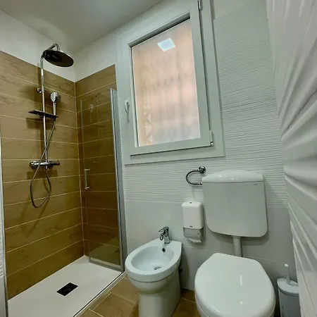 50 Tourist House - Pratello - Self Check-in בולוניה