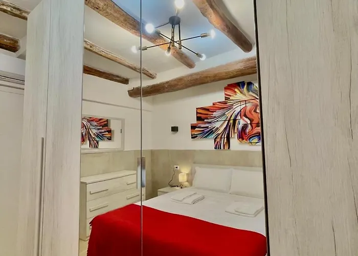 50 Tourist House - Pratello - Self Check-in بولونيا