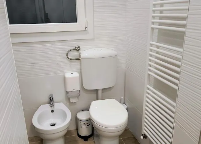 50 Tourist House - Pratello - Self Check-in بولونيا