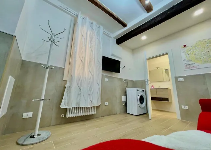 50 Tourist House - Pratello - Self Check-in بولونيا