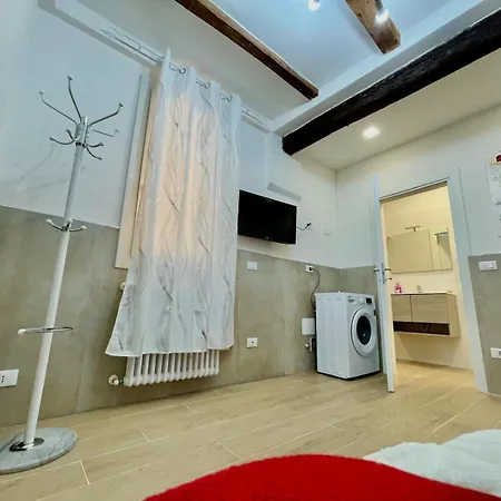 50 Tourist House - Pratello - Self Check-in ボローニャ